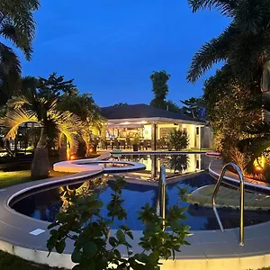 4* Semesteranläggning (resort) Alona Royal Palm